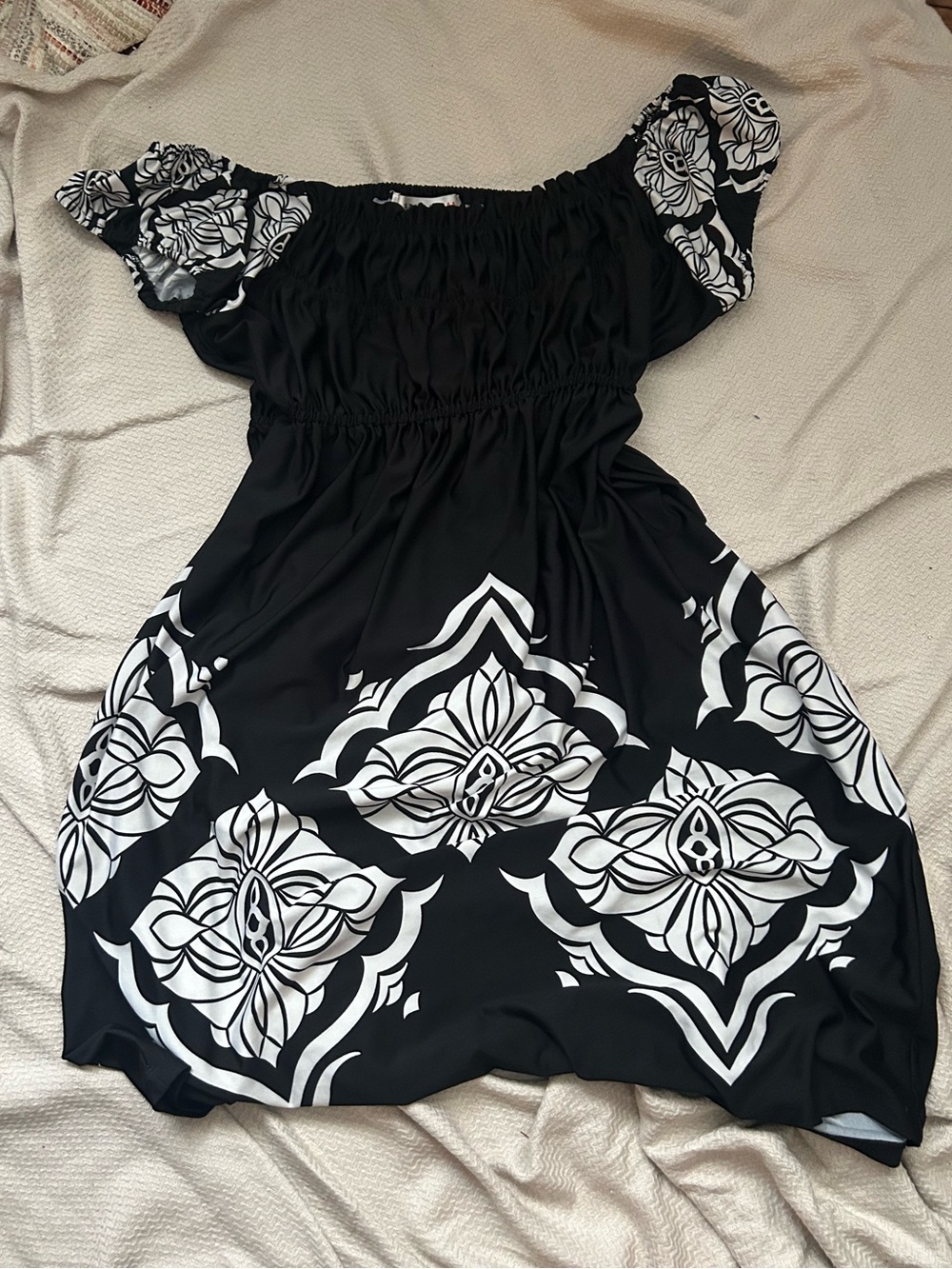 VTG Black & White Dress